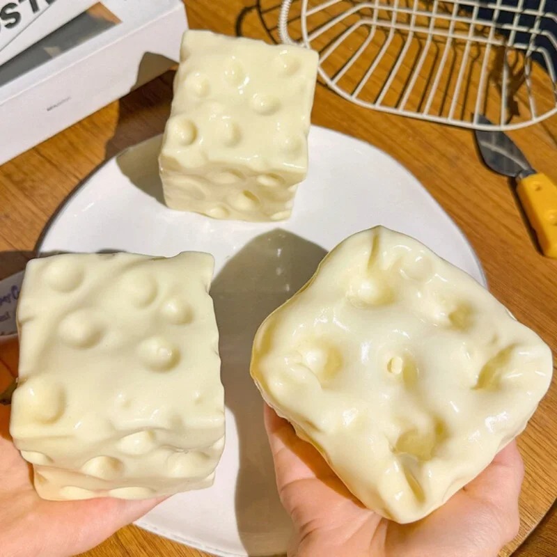 Taba Squishy Cheese Cube, Pall - Kids & Toys Expo Saudi Arabia recensione e prezzo